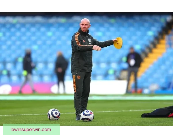 倚老卖老成流量密码曼联92班频踩老东家贬低现役博眼球争热度